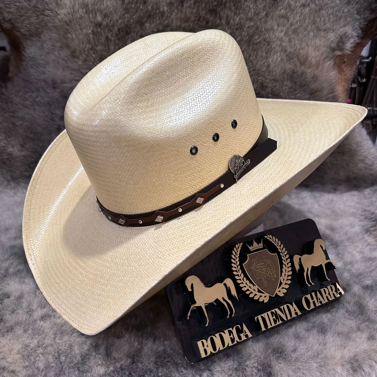 Este Oeste Toyo 15x - Tombstone - Imagen 3